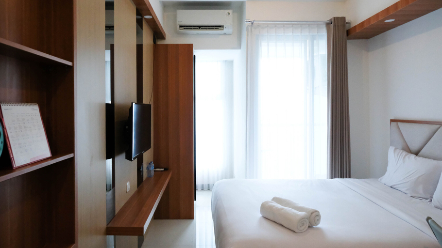 Bedroom 3, Calm Studio at Supermall Mansion Apartment Benson Tower By Travelio, Surabaya