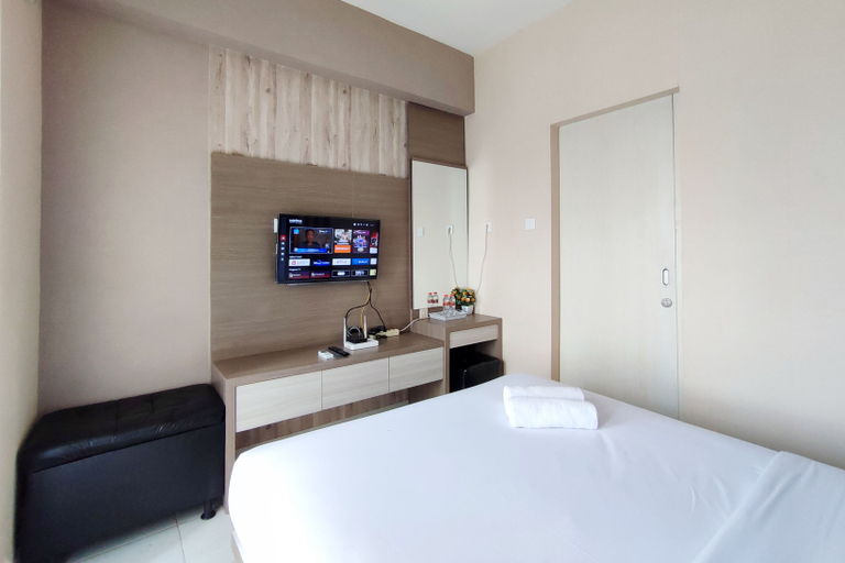 Bedroom 4, Comfortable and Modern 1BR without Living Room at Amartha View Apartment By Travelio, Semarang