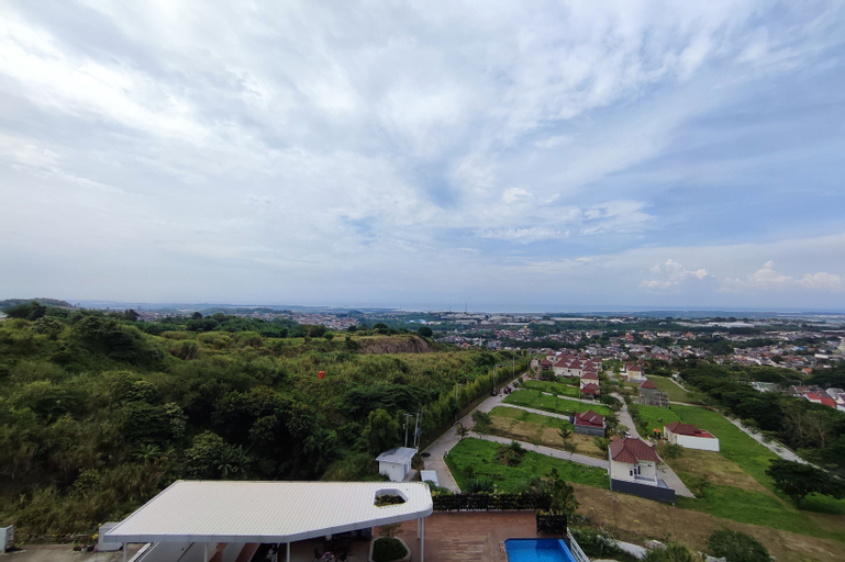 Exterior & Views 5, Comfortable and Modern 1BR without Living Room at Amartha View Apartment By Travelio, Semarang