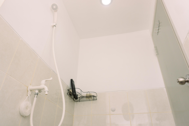 Bedroom 3, Cozy Studio at Urbantown Serpong Apartment By Travelio, South Tangerang