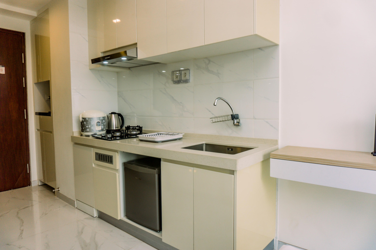 Others 4, Well Furnished and Comfy Studio Sky House BSD Apartment By Travelio, Tangerang Selatan