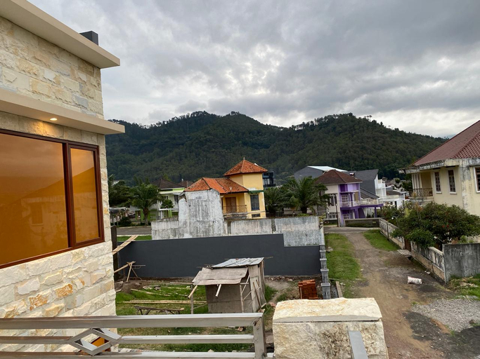 Others 4, Villa Akasia Batu, Malang