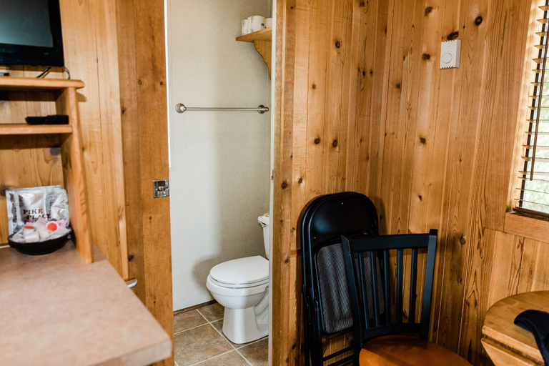 Bathroom 4, Cape Kiwanda RV Park, Tillamook