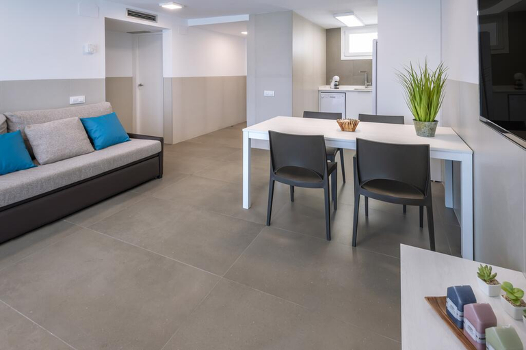 Bedroom 3, Rentalmar Salou Playa Family Suites, Tarragona