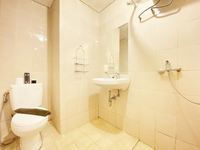 Bathroom 5, Best Choice 1BR Apartment at Parahyangan Residence By Travelio, Bandung