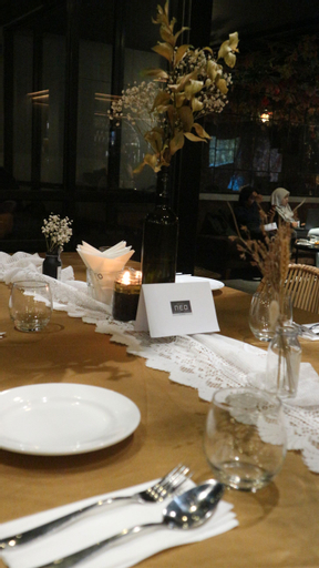 Food & Drinks 13