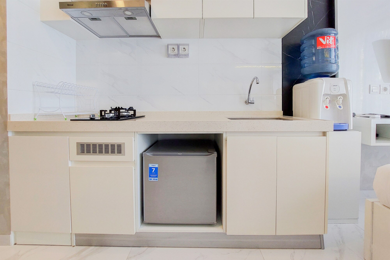Others 4, Simply and Restful Studio Apartment at Sky House BSD By Travelio, Tangerang Selatan