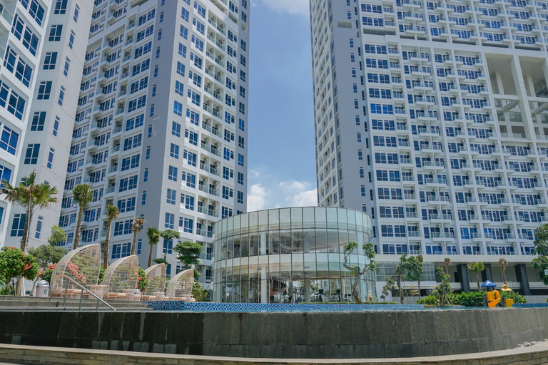 Exterior & Views 3, Chic and Strategic Studio at Puri Mansion Apartment By Travelio, West Jakarta