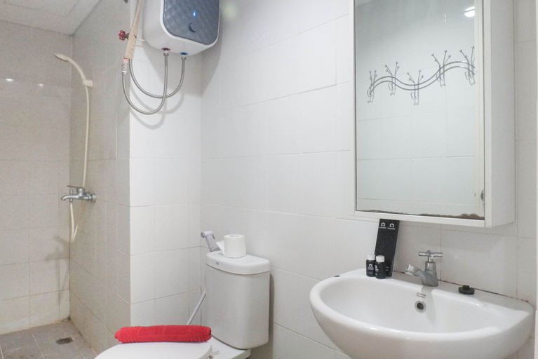 Bedroom 3, Cozy Stay 2BR Apartment at Gunawangsa Tidar By Travelio, Surabaya