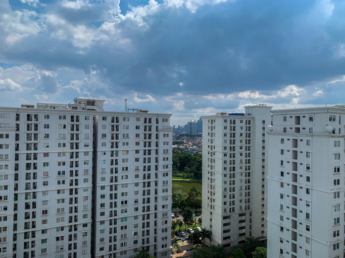 Exterior & Views 3, Comfy and Strategic 2BR Green Palace Kalibata Apartment By Travelio, Jakarta Selatan