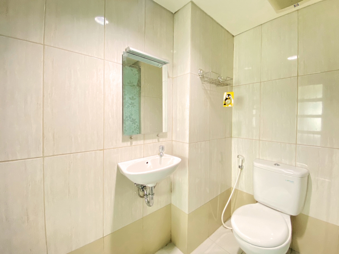 Bathroom 5, Luxury 2BR Apartment at Tamansari La Grande By Travelio, Bandung