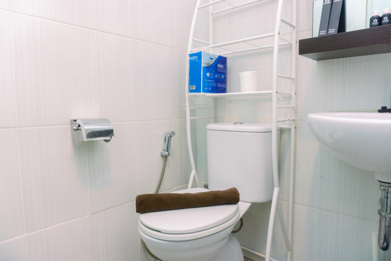 Bathroom, Nice and Comfort 1BR at Tamansari Semanggi Apartment By Travelio, South Jakarta