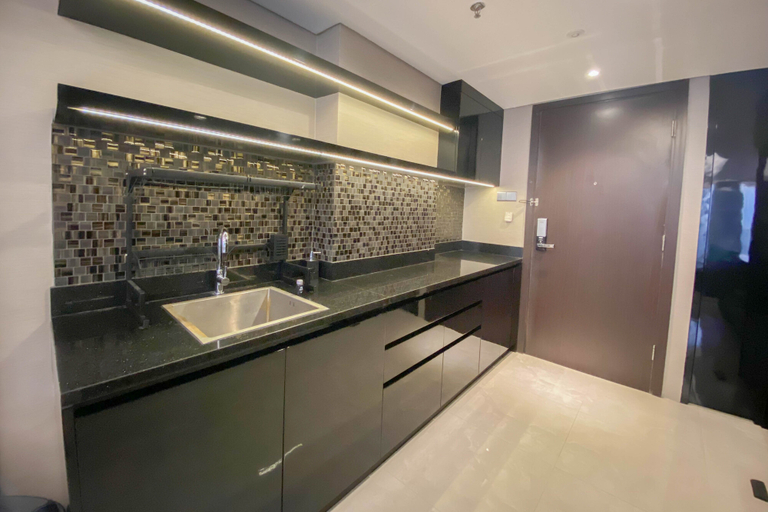 Others 4, Spacious Combined Studio Apartment at Warhol (W/R) Residence By Travelio, Semarang