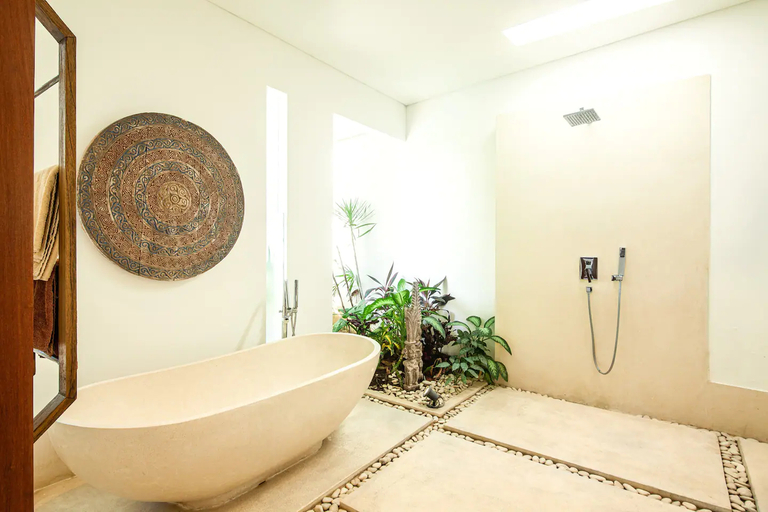 Bathroom 3, Villa Nikko I: Stunning 4-bdr Villa in Seminyak, Badung