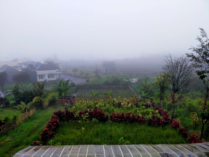 Others 4, Villa Bungas Batu, Malang