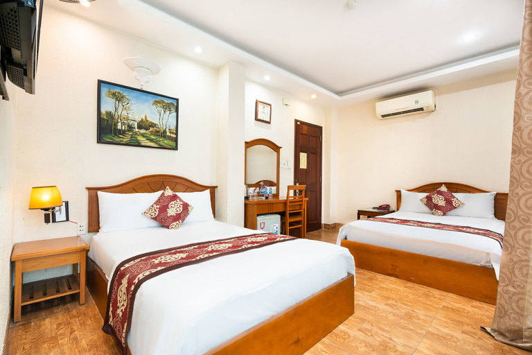 Bedroom 3, Queen Hotel Saigon Airport, Tân Bình