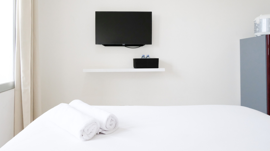 Bedroom 2, Cozy Stay Studio at Puncak Permai Apartment By Travelio, Surabaya
