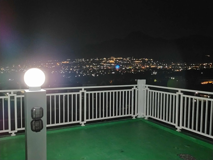Others 5, Villa Bungas Batu, Malang