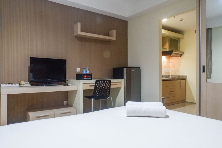 Bedroom 3, Cozy Studio Apartment at High Point By Travelio, Surabaya