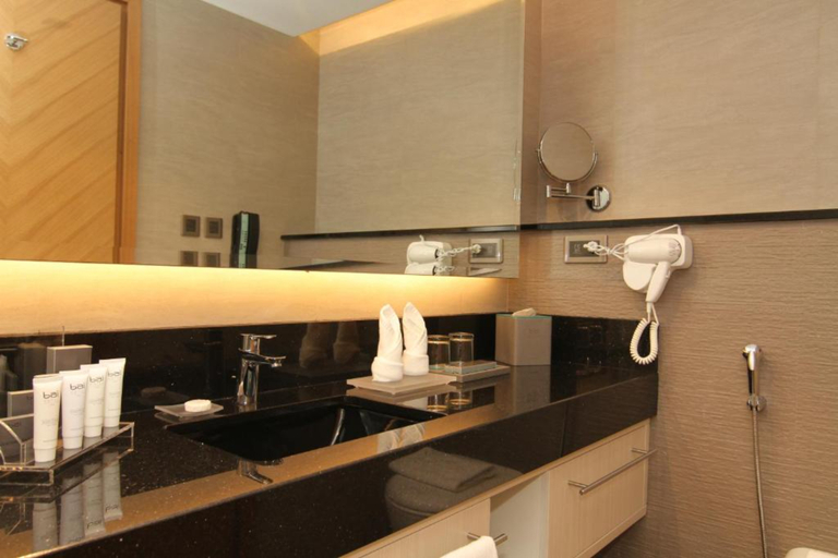 Bathroom 5, Bai Hotel Cebu, Mandaue City