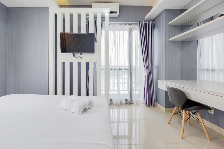 Bedroom 3, Comfortable and Minimalist 1BR at The Ayoma Apartment By Travelio, Tangerang Selatan