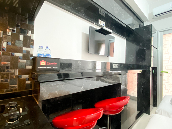 Bathroom 2, Modern Studio at 12th Floor Transpark Juanda Bekasi Timur Apartment By Travelio, Bekasi