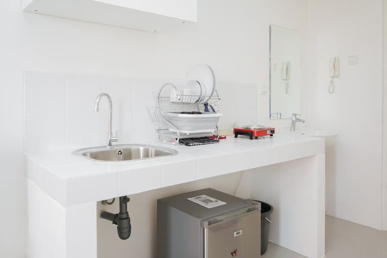 Others 3, Nice and Comfort Studio Room at Silk Town Apartment By Travelio, Tangerang