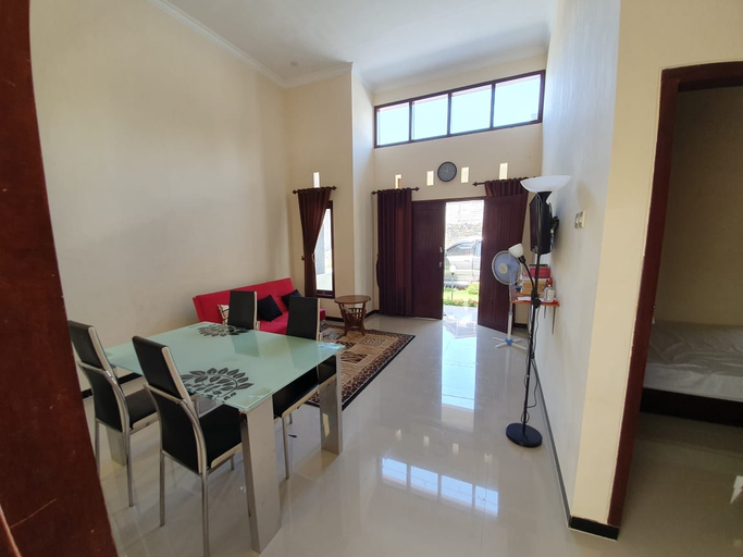 Dining Room 4, Chloe Homestay Banyuwangi, Banyuwangi