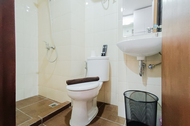 Bedroom 5, Comfort Studio Room at Vida View Makassar Apartment By Travelio, Makassar
