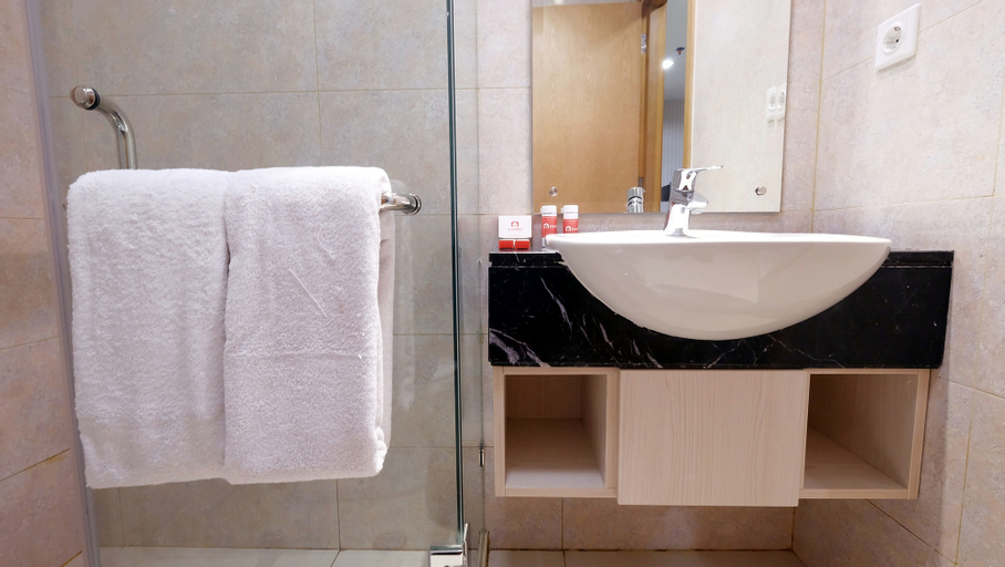 Bedroom 3, 2 BR Apartment The Mansion Kemayoran Tower Emerald By Travelio, North Jakarta
