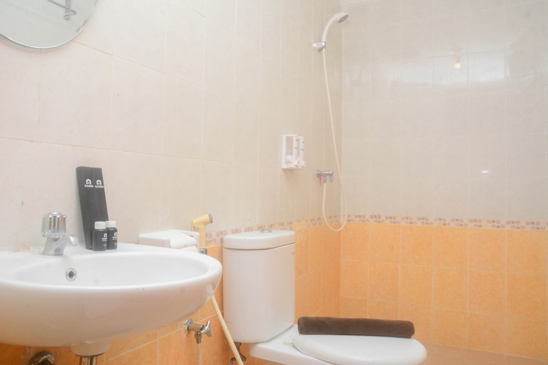 Bedroom 4, Comfort and Elegant 2BR at Grand Palace Kemayoran Apartment By Travelio, Central Jakarta