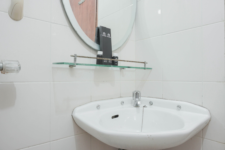 Bedroom 5, Simply and Cozy 2BR at Pluit Sea View Apartment By Travelio, North Jakarta
