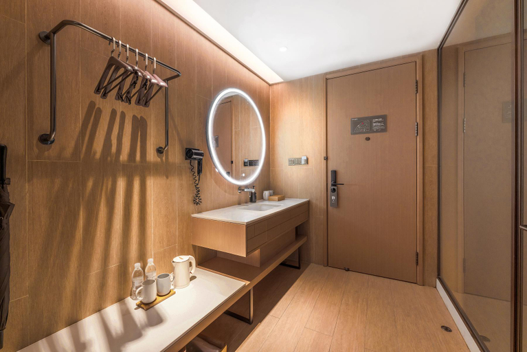 Bathroom 5, Ji Hotel (Shanghai People's Square), Shanghai