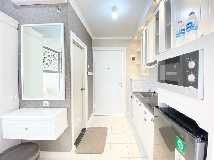Bathroom 4, Nice Studio Room at Grand Asia Afrika Apartment By Travelio, Bandung
