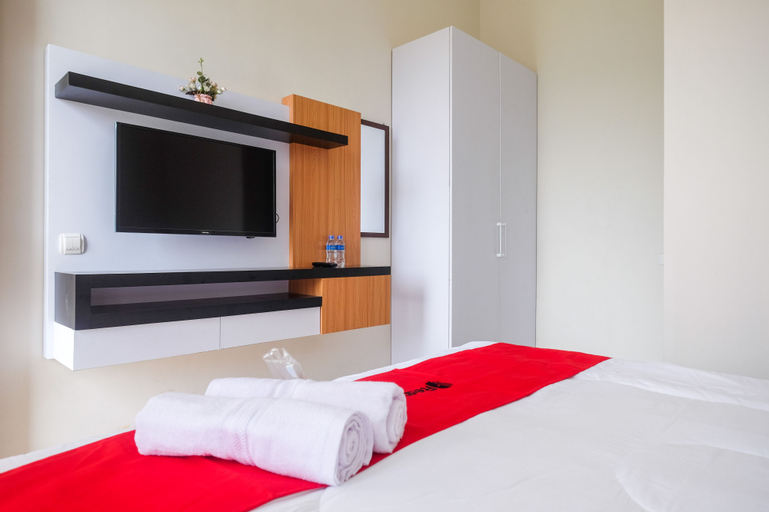 Bedroom 3, RedDoorz Syariah near Universitas Tidar Magelang, Magelang