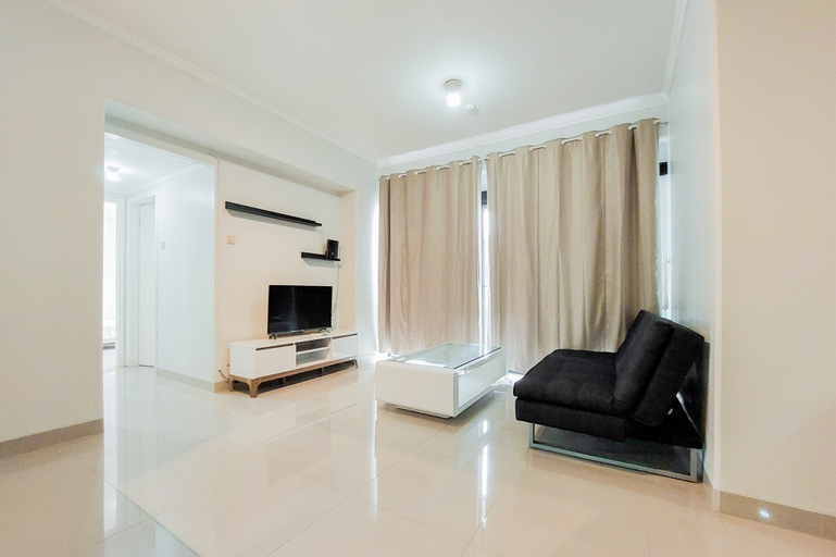 Comfy and Modern Look 3BR at Kondominium Golf Karawaci Apartment By Travelio, Tangerang