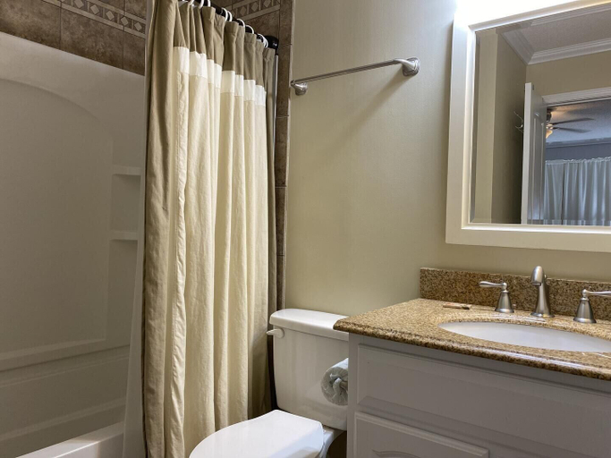Bathroom 3, Ocean Villas, Beaufort