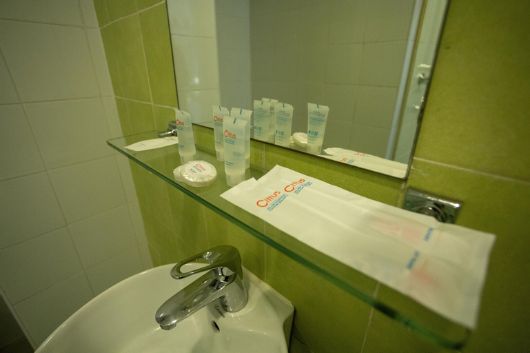 Bathroom 30