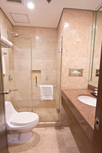Bathroom 10