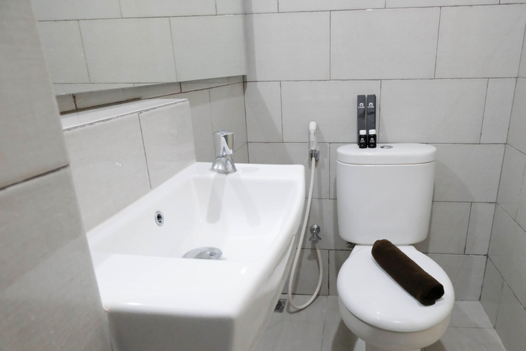 Bedroom 4, Tidy and Cozy Studio at East Coast Mansion Apartment By Travelio, Surabaya