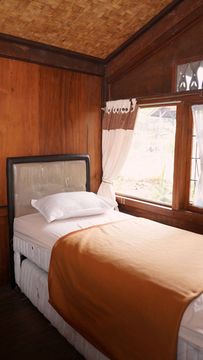 Bedroom 4, Katumbiri Resort and Villa by Tripletree, Bogor