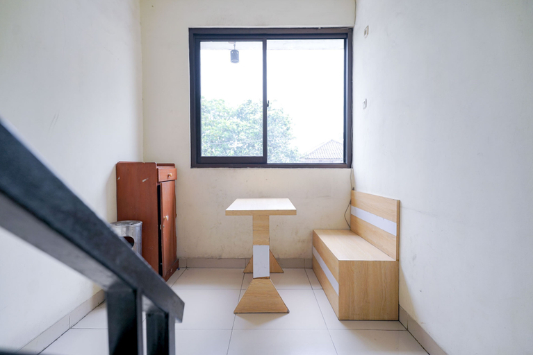 Public Area 5, RedDoorz @ Buah Batu 5, Bandung