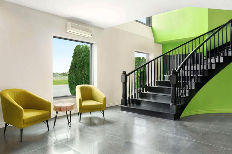 Public Area 2, Travelodge by Wyndham Rigaud, Vaudreuil-Soulanges