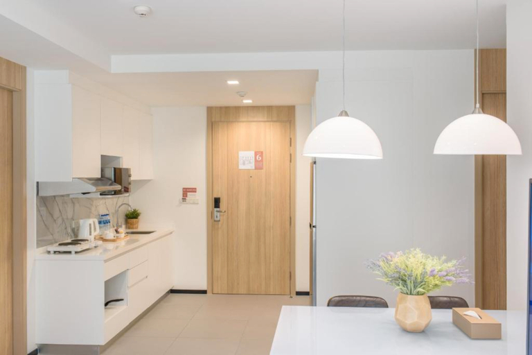 Dining Room 10