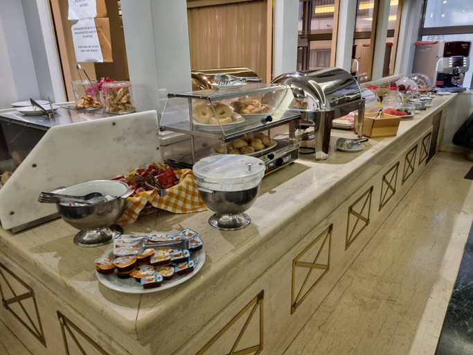 Food & Drinks 5, Savoy Hotel, Attica