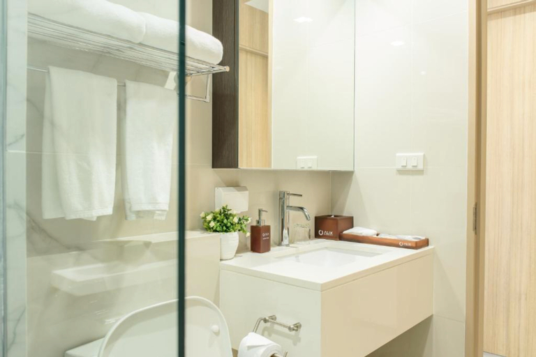 Bathroom 18