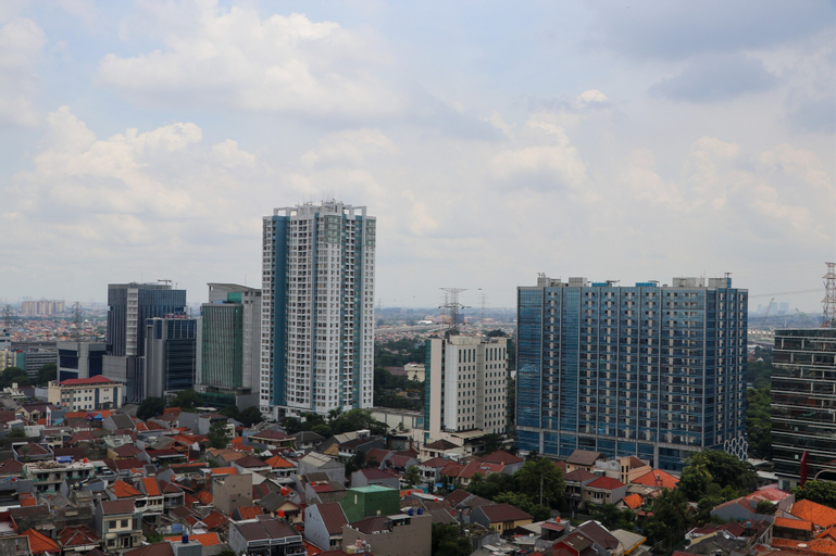 Exterior & Views 4, Fancy and Nice 1BR Apartment at H Residence By Travelio, East Jakarta