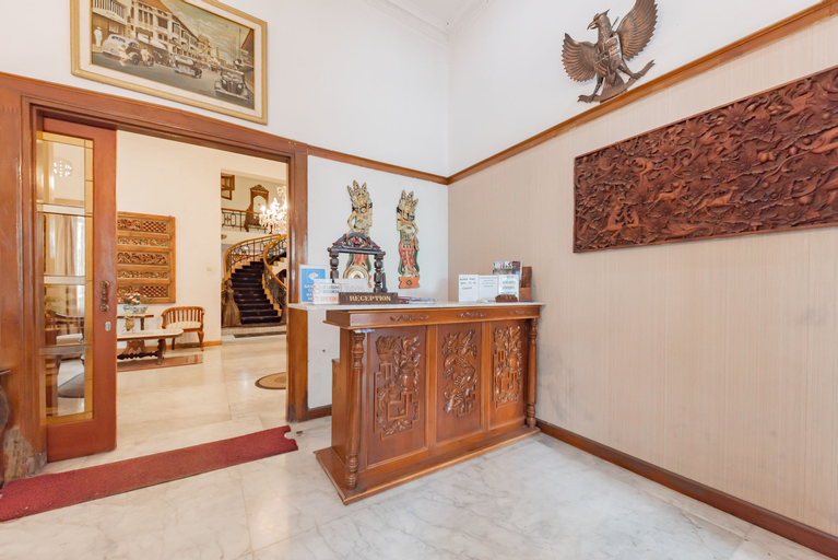 Public Area 3, Urbanview De Ethnic Hotel Bandung by RedDoorz, Bandung