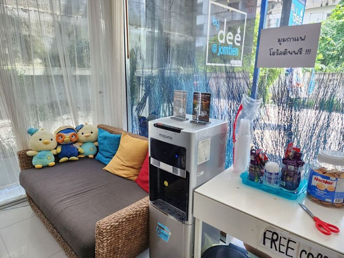 Others 5, By Dee @Jomtien, Pattaya