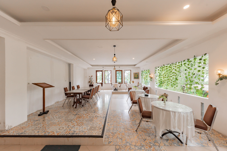 Food & Drinks 5, Urbanview De Ethnic Hotel Bandung by RedDoorz, Bandung